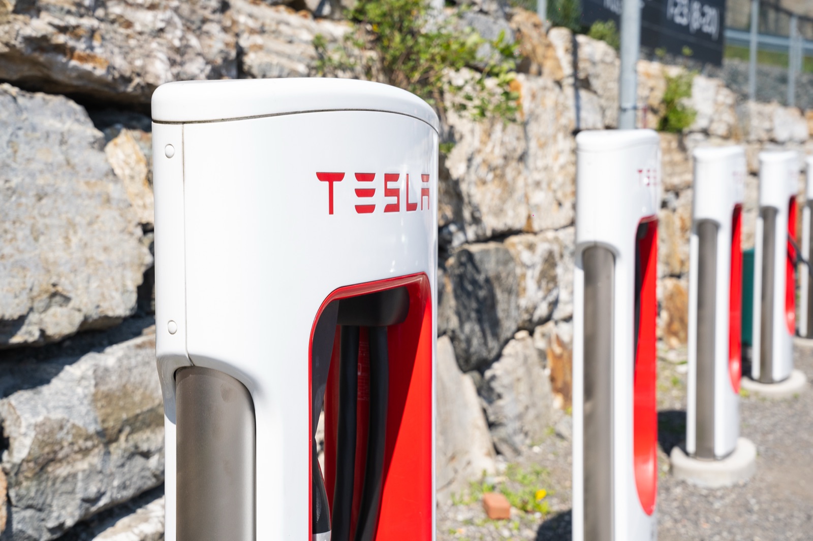 Tesla Supercharger nærbilde